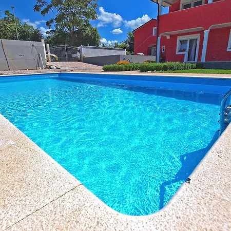 With Pool 1138 * Vodnjan