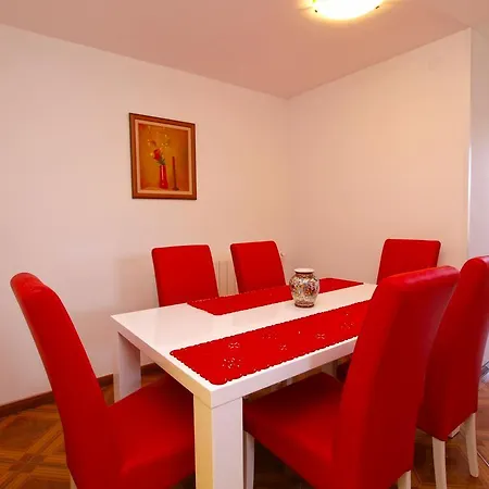 Apartment With Pool 1138 *